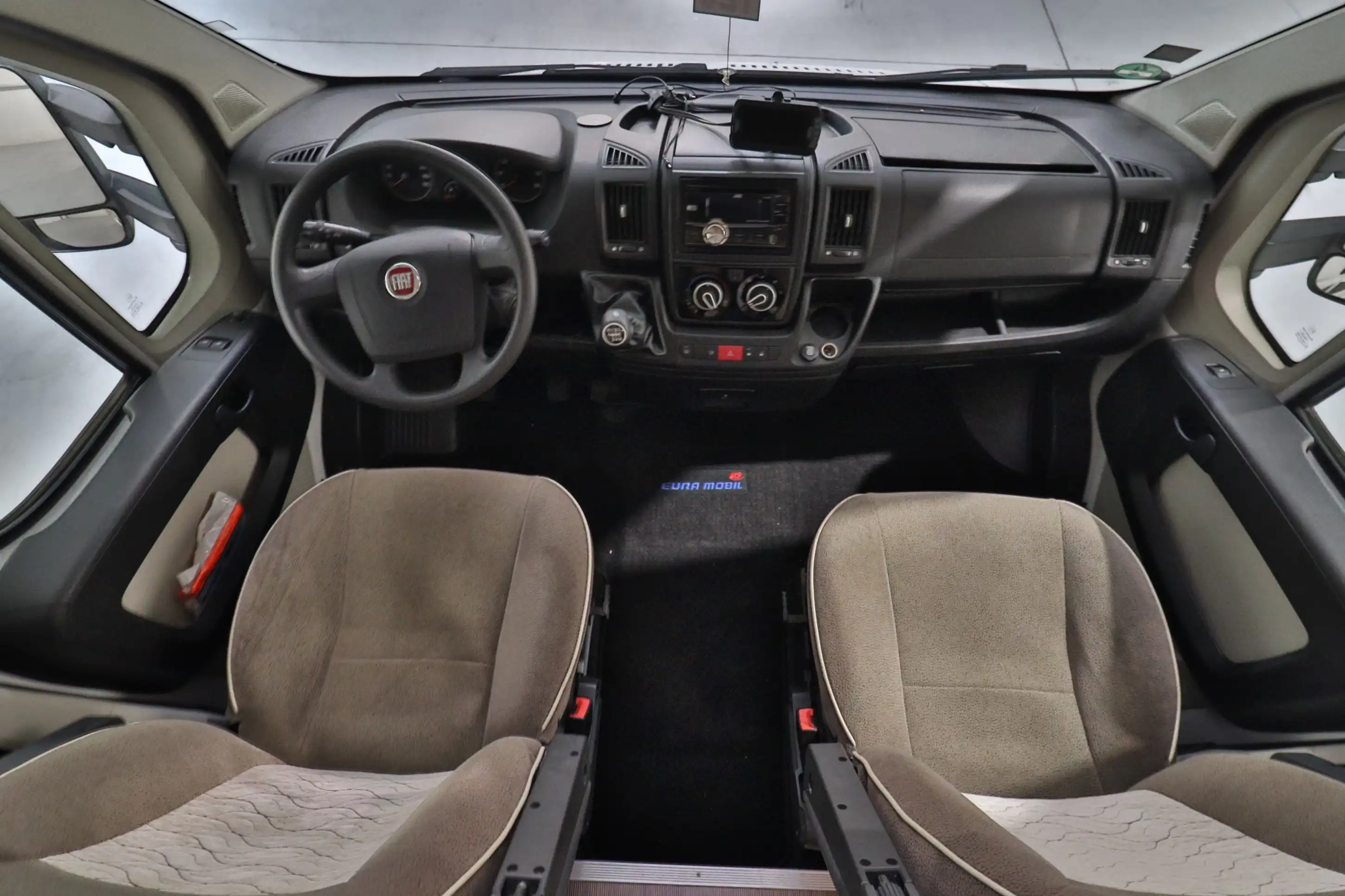EURAMOBIL Terrestra A690 HB